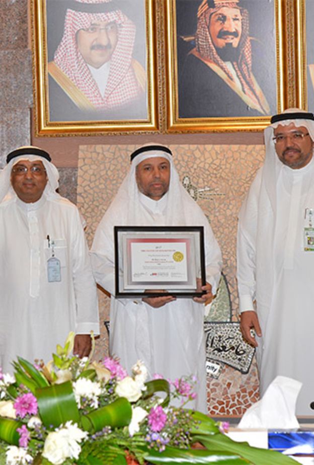 جامعة الملك عبدالعزيز تحصد جائزة التميز الإستراتيجي (ASP)