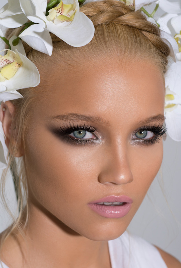 مكياج الوجه البيضاوي.