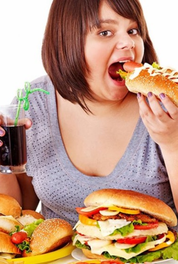 زيادة الوزن من أضرار الأكل الغير صحي