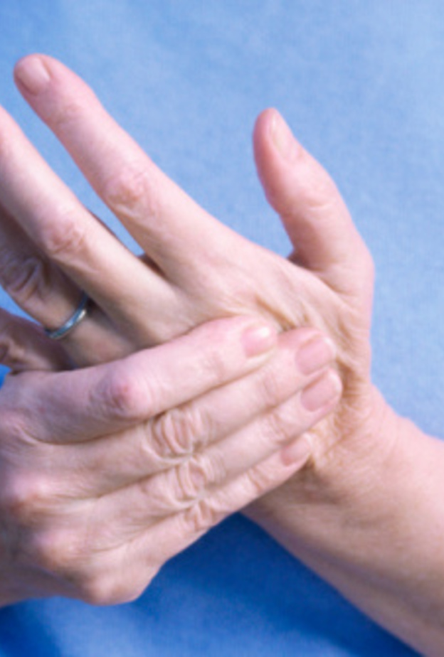 تنميل اليدين سببه ضعف في الاعصاب