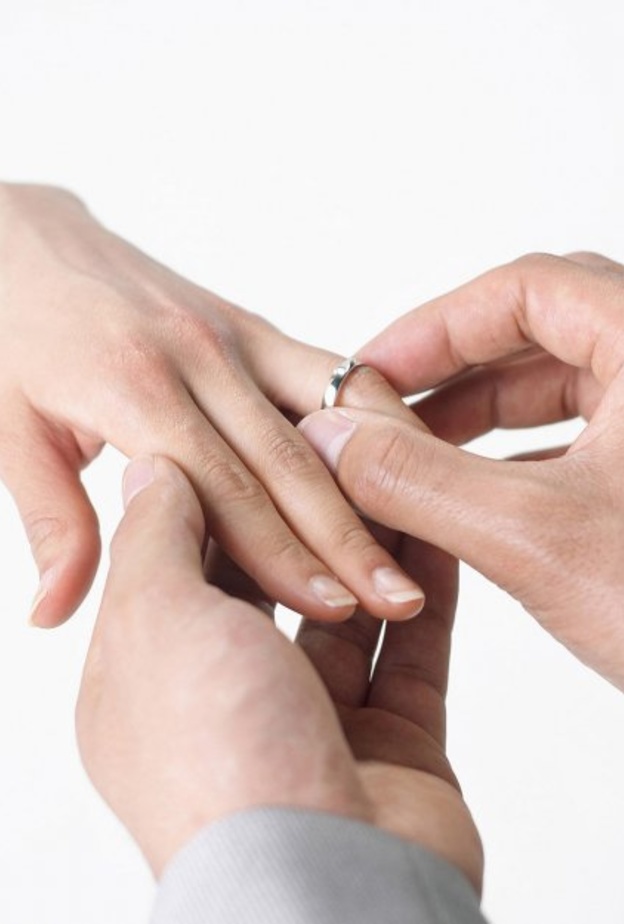 تنعيم اليدين قبل الزفاف