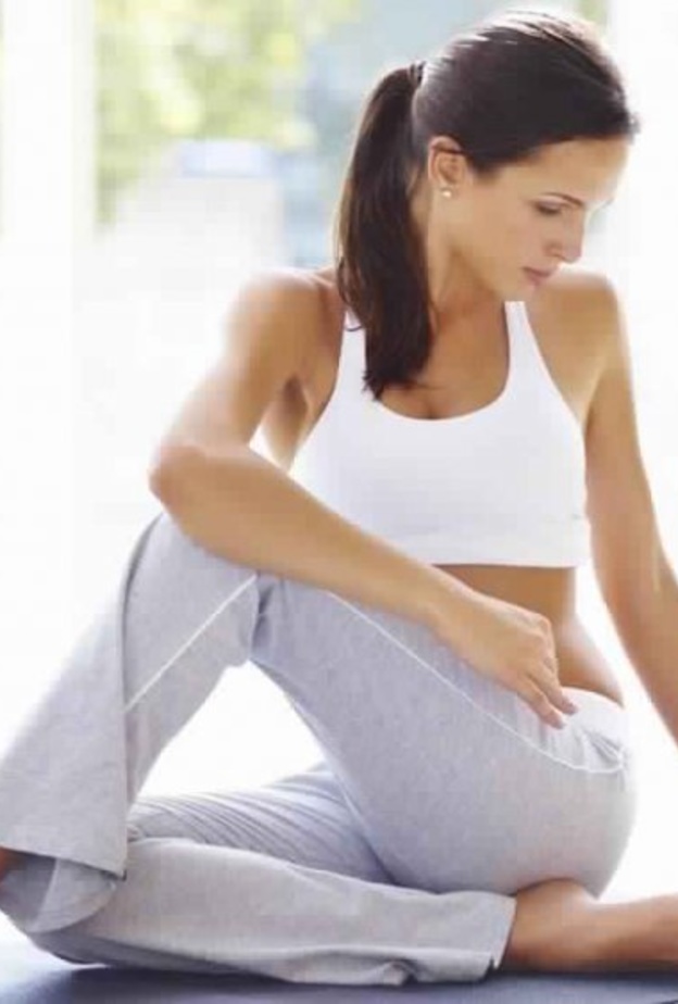 يمنع ممارسة تمارين اليوغا بعد الطعام او في الليل.