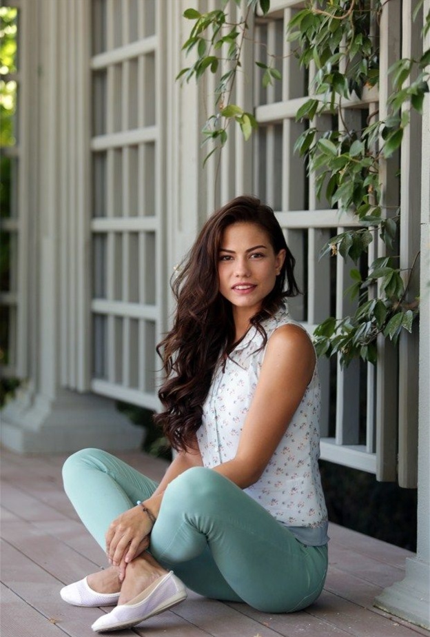 اطلالاتها اليومية بسيطة وناعمة