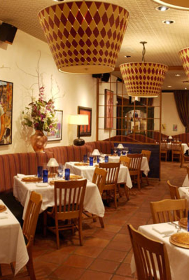 سعودي يطلق زوجته