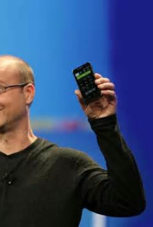 مخترع اندرويد يطرح هاتفا بمواصفات عالية