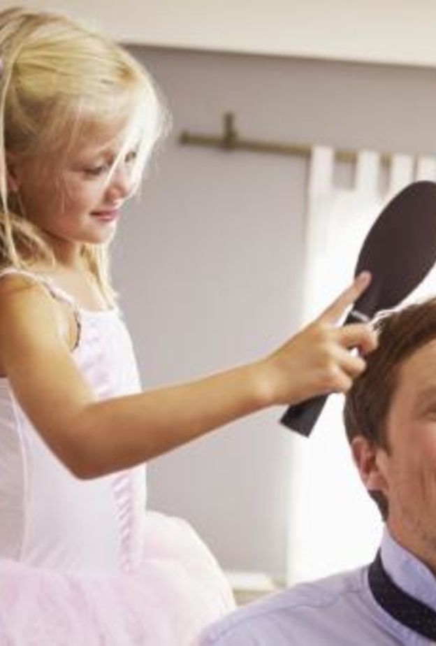 الاب اول قصة حب فى حياة ابنته