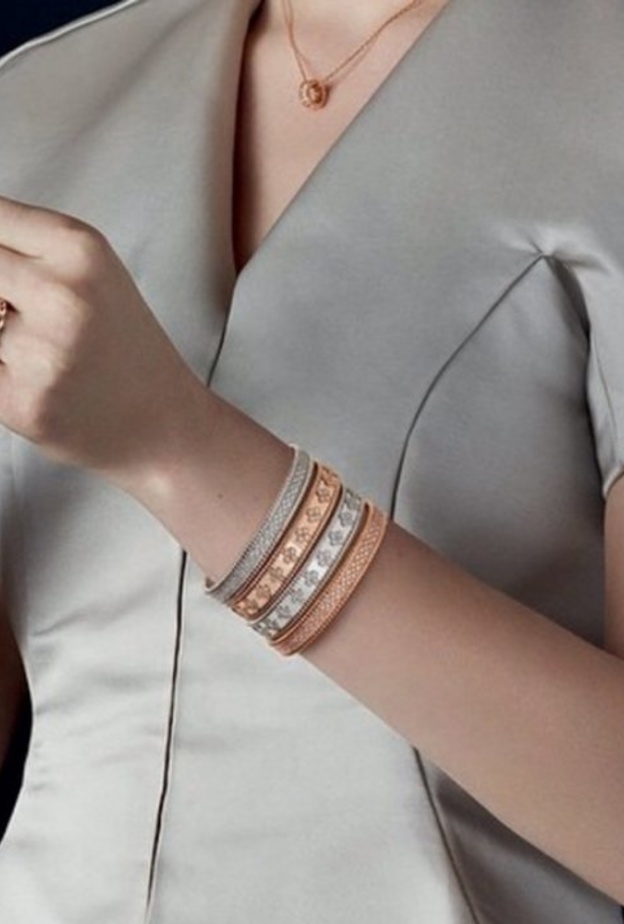 تألقي بأساور فان كليف آند أربلز معا