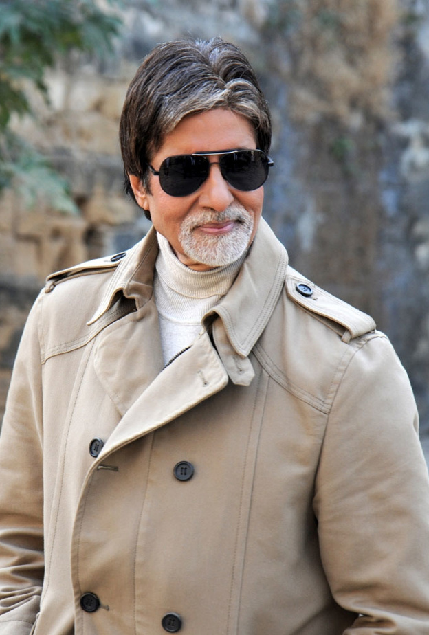 أميتاب باتشان يتعهد بالحضور إلى الأقصر في أقرب وقت