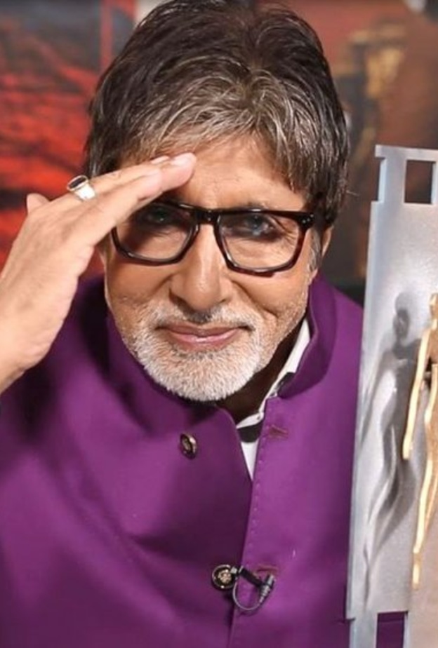 أميتاب باتشان يحتفظ بلقب صاحب أكبر عدد من المتابعين على تويتر في بوليوود