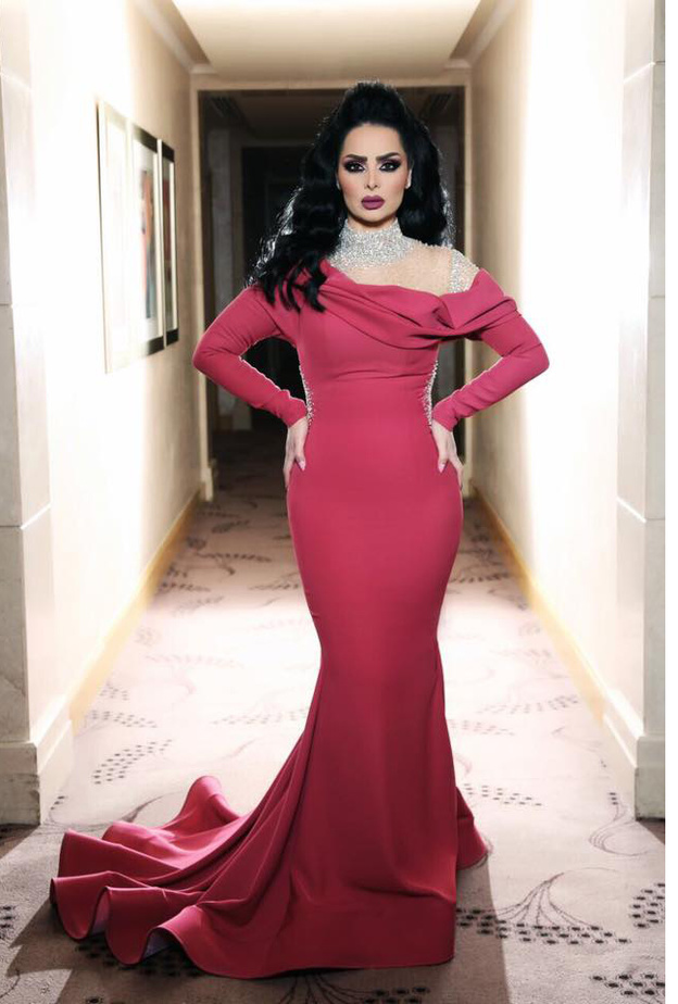 بعد النحافة الشديدة، هذه خيارات ديانا كرزون من فساتين السهرة