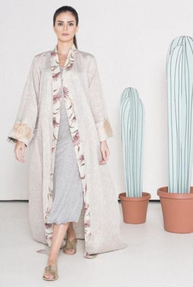 عباية بألوان صيفية