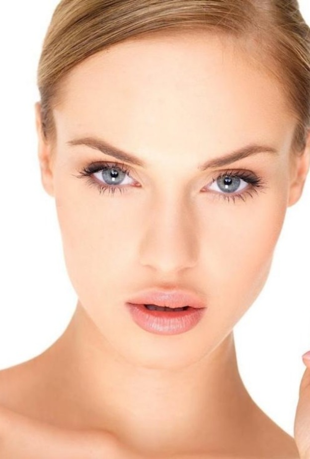 استعيني بالماسكات الطبيعية لتفتيح البشرة