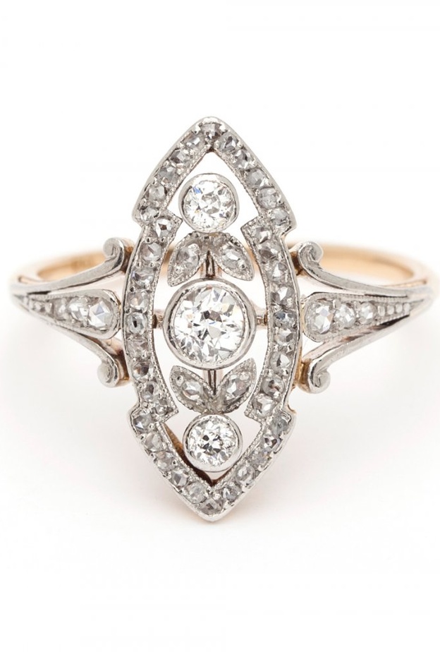 خاتم بتصميم قديم بللوننن التا والعيار