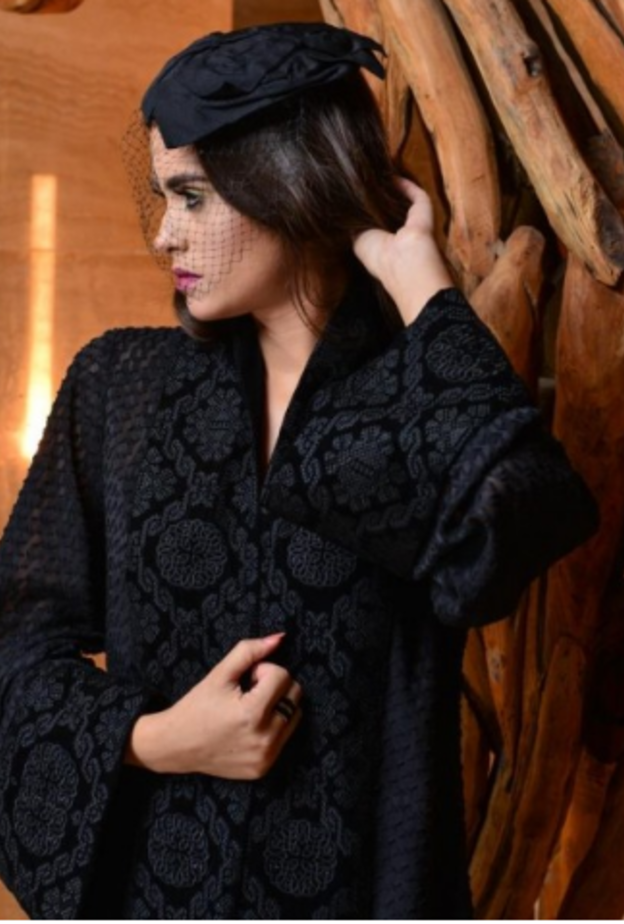 عباية بتفاصيل راقية من Darz Design