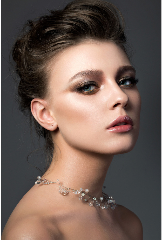 مكياج برونزي أنيق وملفت