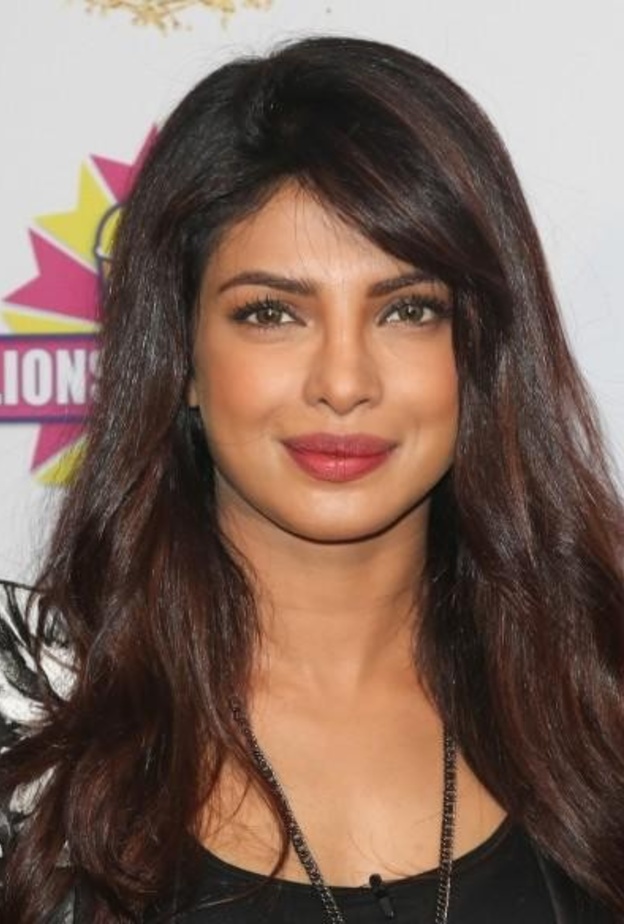 Priyanka Chopra تتميز بشعرها الكثيف