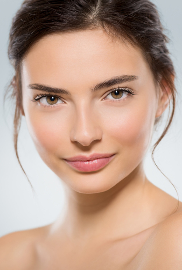 لا تجعلي السفر يؤثر سلبياً على بشرتك