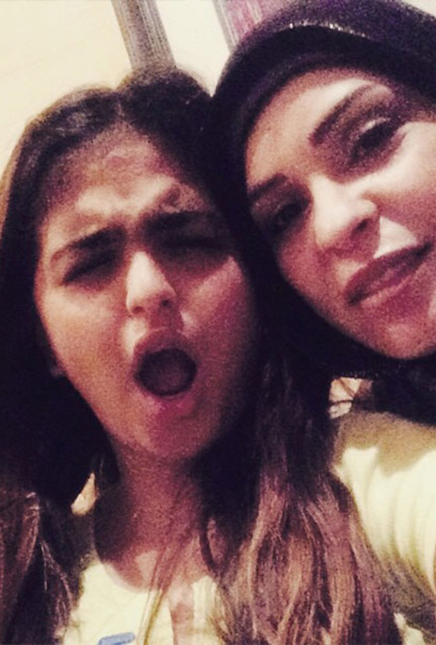 حلا الترك ووالدتها