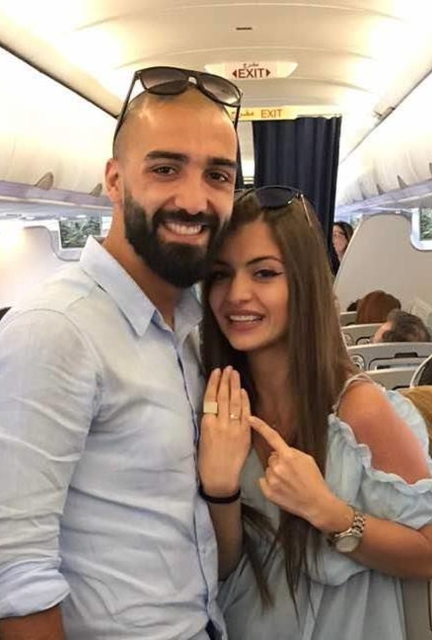 التقى بعروسته بمناسبة وفاة والده