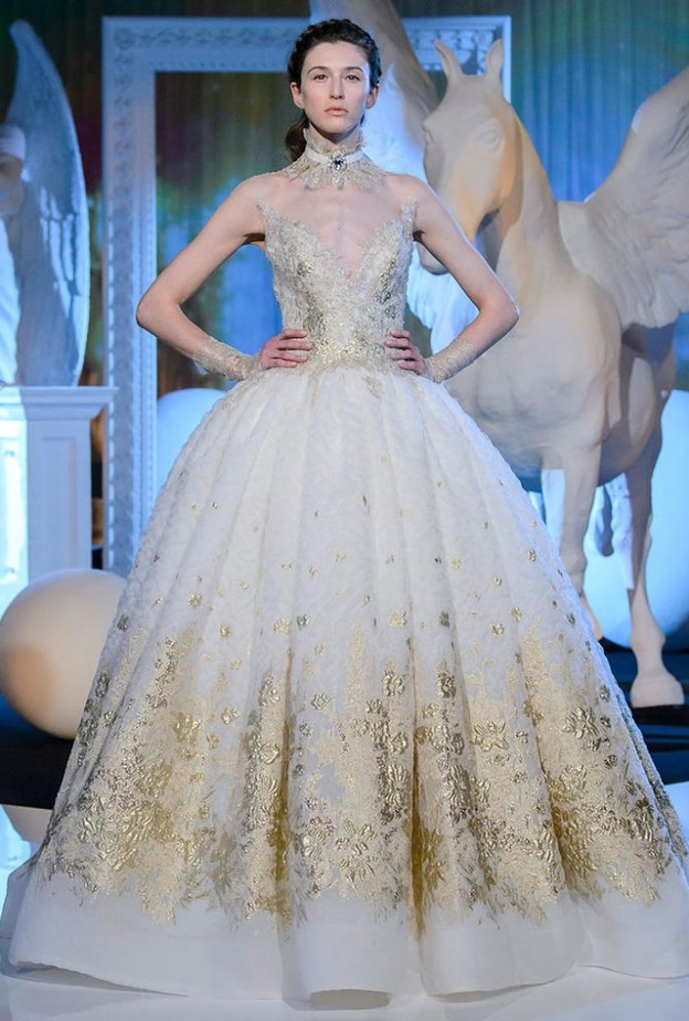 مجموعة فساتين زفاف لعروس 2018 من تصميم أليساندرا رينودو