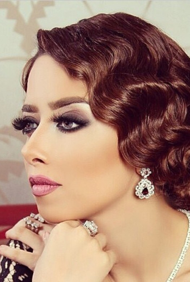 الفنانة بلقيس تختار تسريحات شعر الريترو العصرية