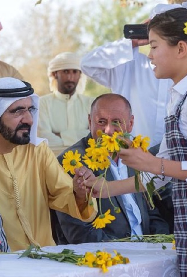 محمد بن راشد يطلق مبادرة "صناع الأمل" تشجيعا للأعمال الخيرية المجتمعية