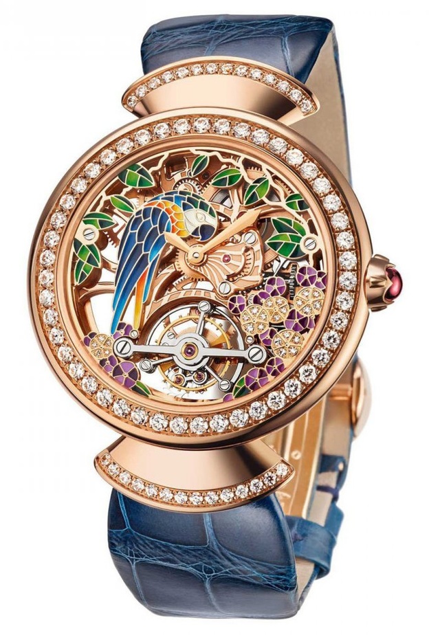 ساعة فان كليف آند أربلز من الماس والذهب الأبيض وحزام الجلد