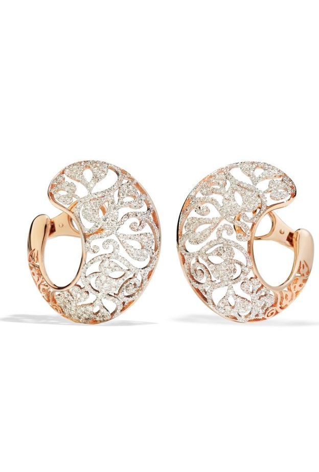 أقراط ديور من الذهب والماس