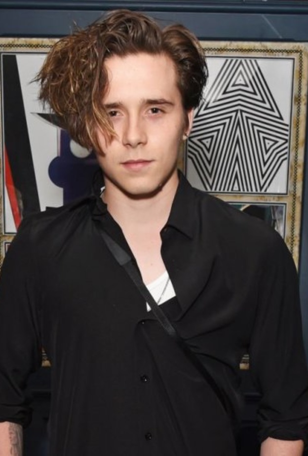 بروكلين بيكهام لن يعيش في جلباب أبيه