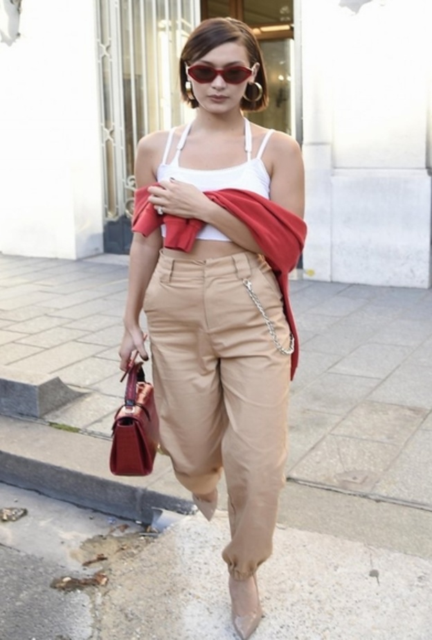 تيور مبتكر باللون الأسود اختارته كيندل جينير في باريس