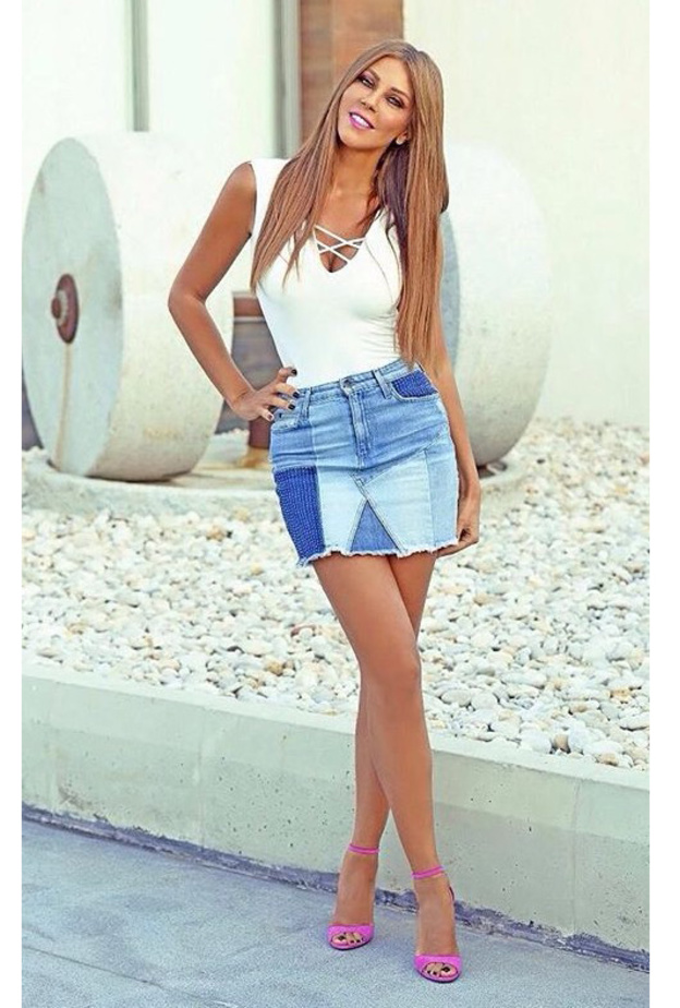 نانسي عجرم في مهرجانها هذا الاسبوع باللون الاسود والقصّة الراقية في قبرص، ما رأيك؟