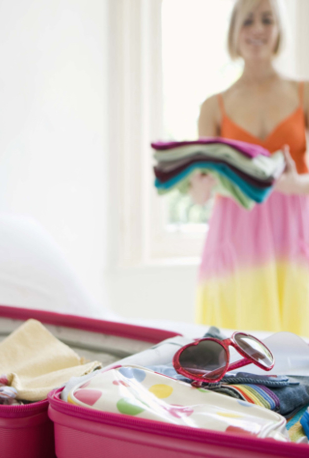 يستحسن تحضير شنطة شهر العسل اسبوعين قبل الزفاف