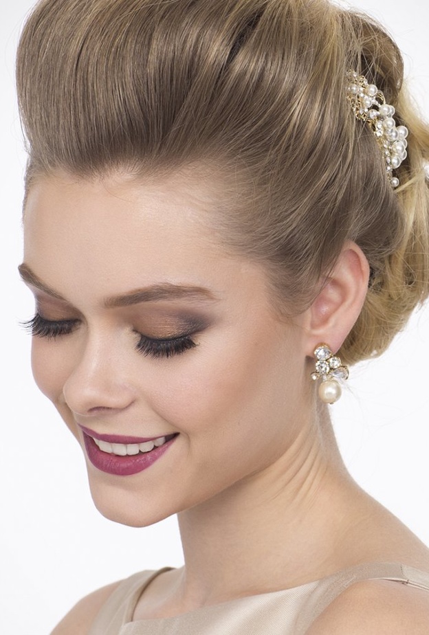 مكياج ترابي لعروس 2017 مع تدرجات اللون البني على العيون