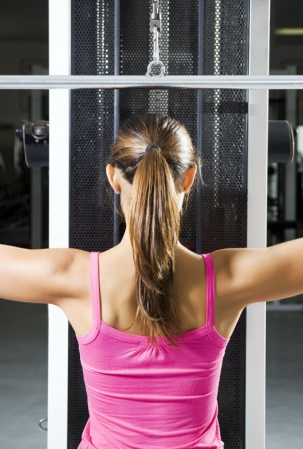 تمرين الضغط لتنحيف اليدين قبل الزفاف