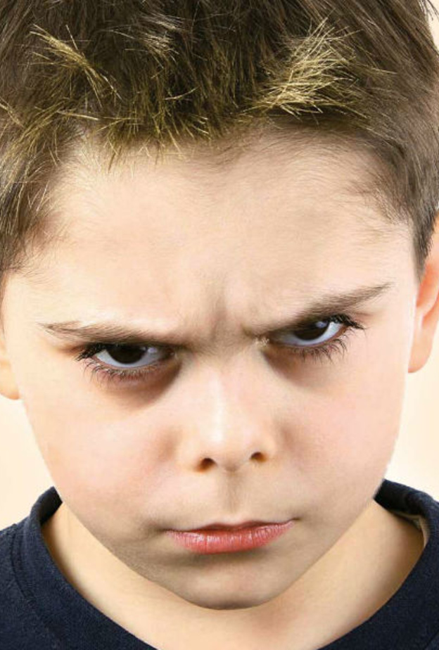 نصائح تربوية للتعامل مع الاطفال اثناء الغضب 