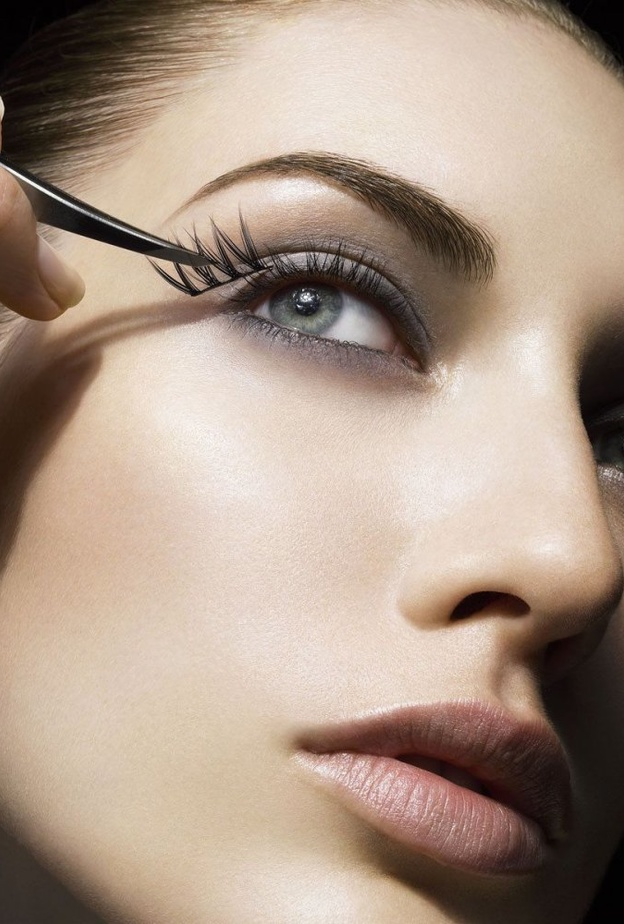 طريقة تركيب الرموش الصحيحة