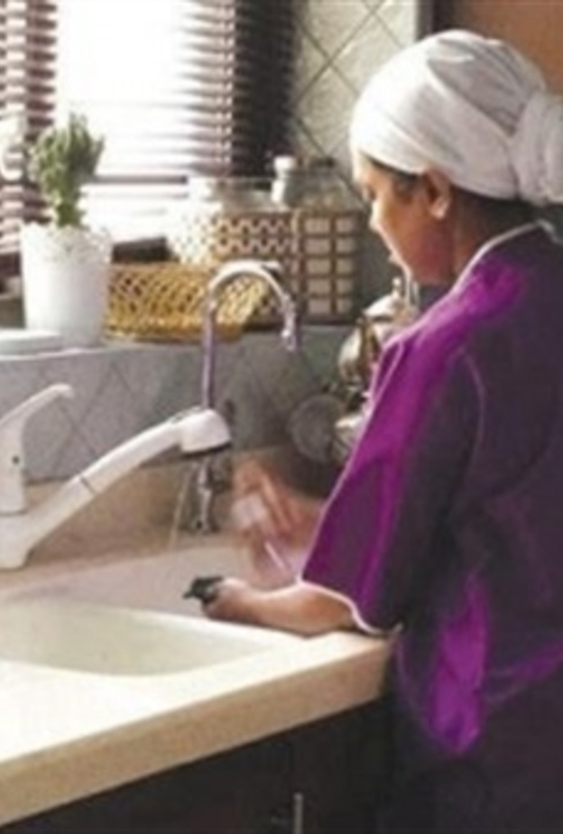 خادمة تستأجر شاحنة لنقل ما سرقته من منزل إماراتي