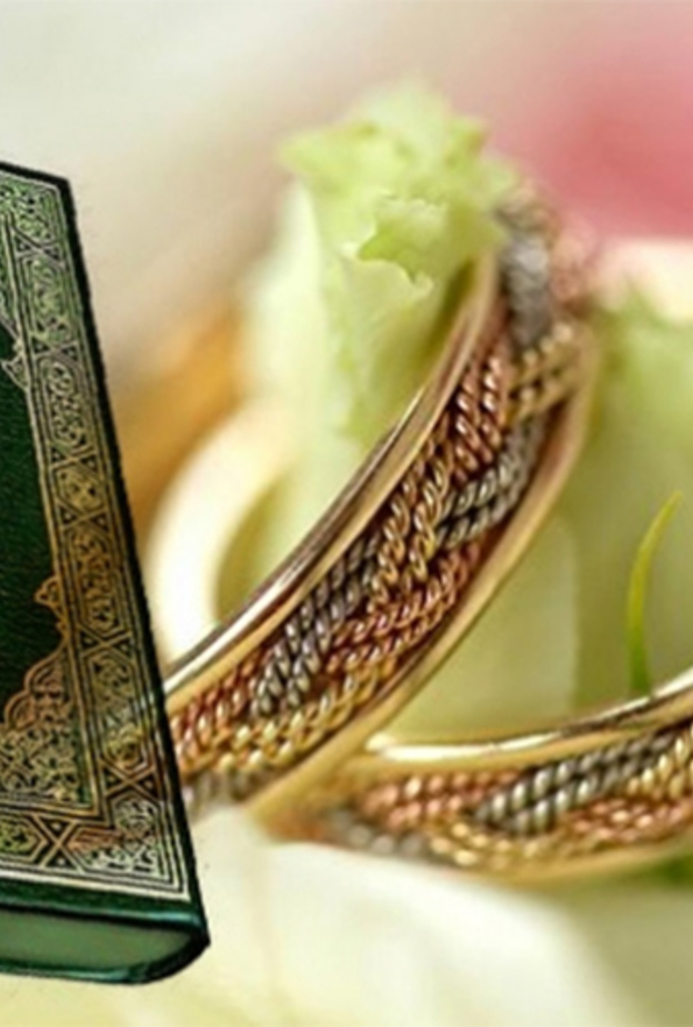 عروس تقرأ القرآن في يوم زفافها