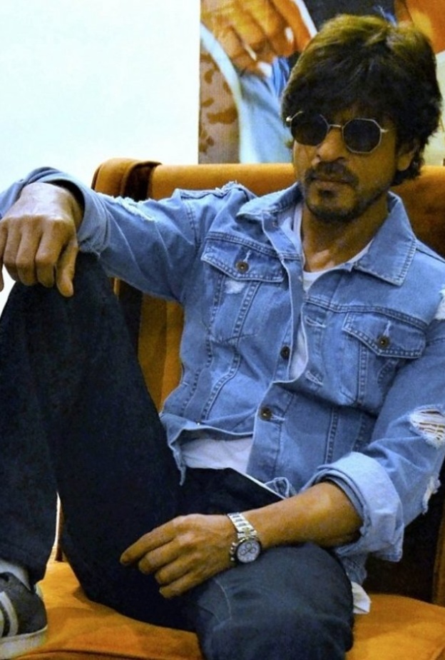 أمريكا تكرم شاروخان والإدعاء الهندي يستدعيه بسبب وفاة معجب