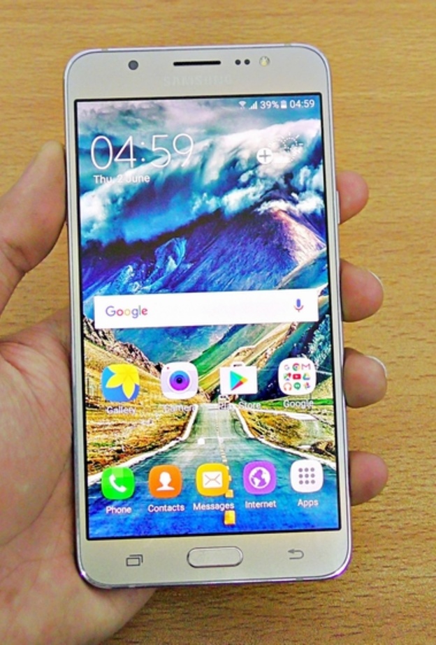 سامسونج تكشف عن 3 أجهزة جديدة من عائلة J