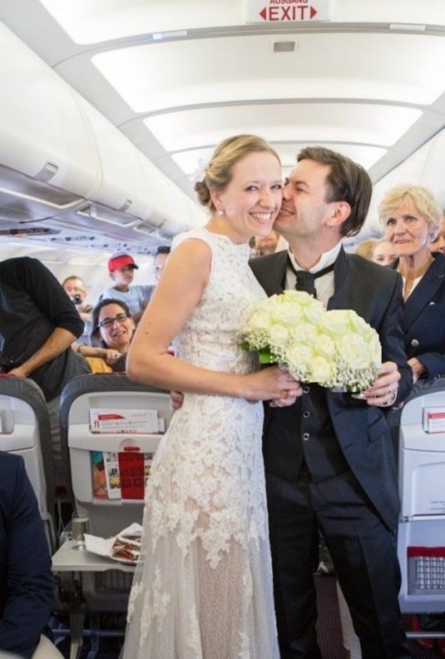 عروس تنقذ 170 شخصا على متن طائرة