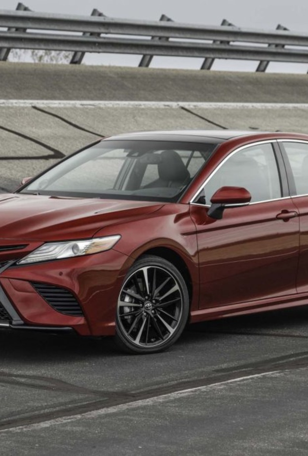 تتميز تويوتا كامري 2018 خاصية الحقن الإلكتروني للوقود