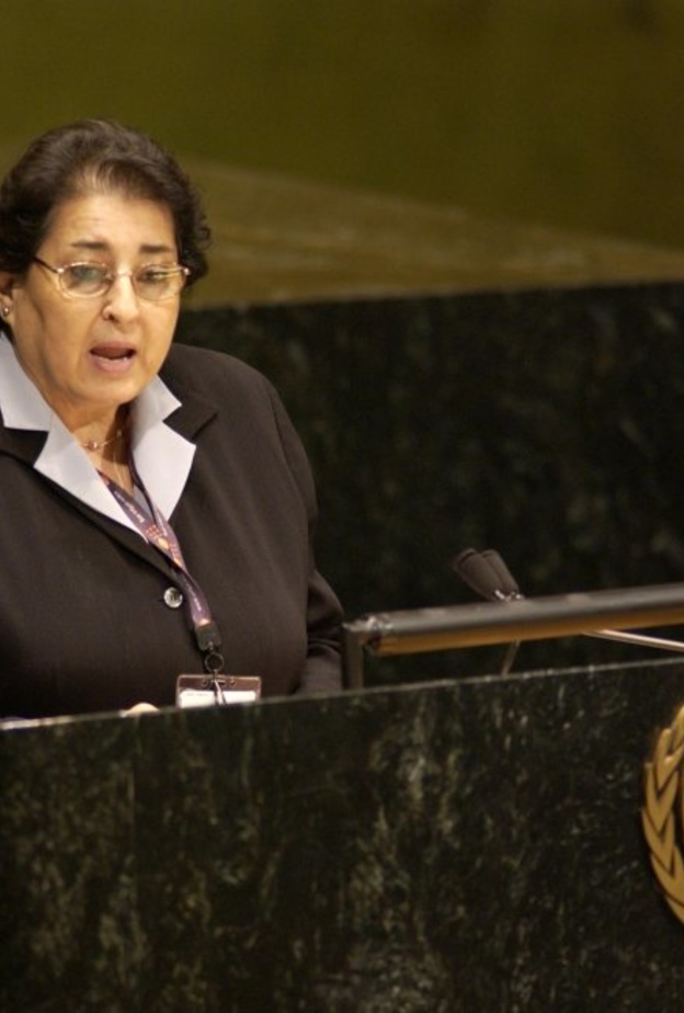 الدكتورة ثريا عبيد أول المبتعثات السعوديات