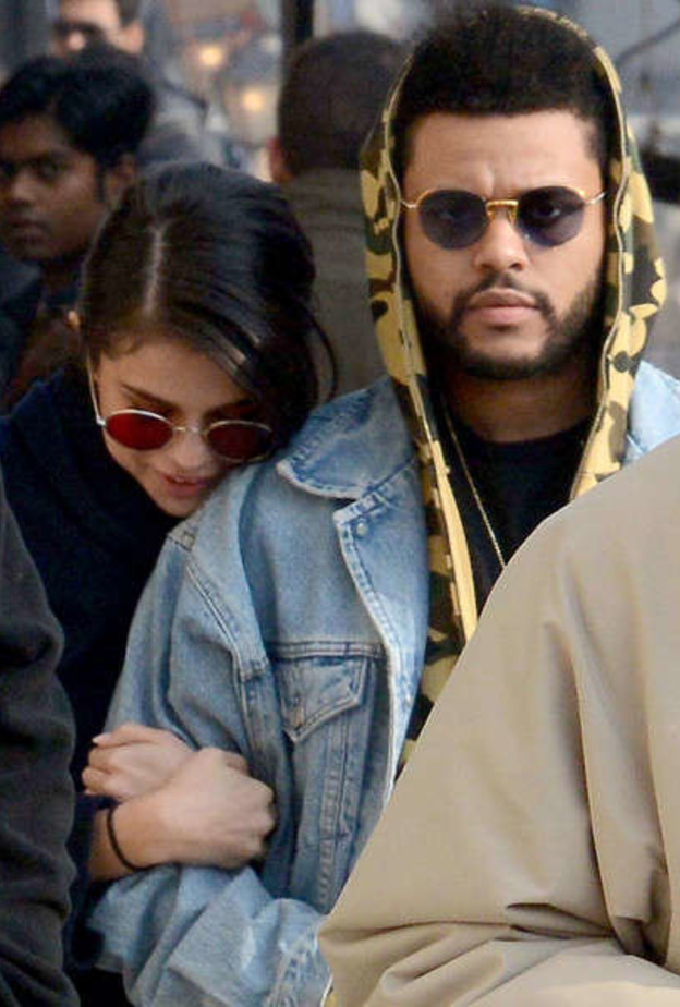 سيلينا جوميز تتهرب من حضور اجتماع عائلي وتذهب لحضور حفل مع ذا ويك إند