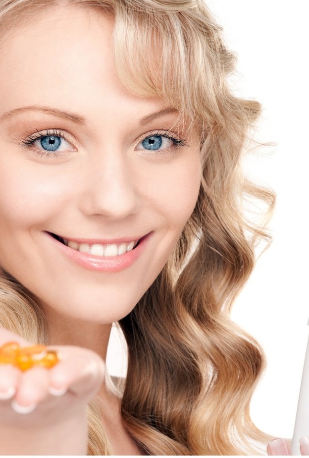 من فوائد مادة الزنك للشعر هي حماية فروة الرأس من الأمراض الجلديّة وخاصّةً القشرة