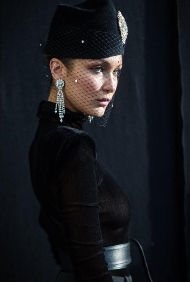 إحتفل المصمّم الفرنسي ألكسندر فوتيه بموسم التعاون الـ11 مع دار سواروفسكي  Swarovski 