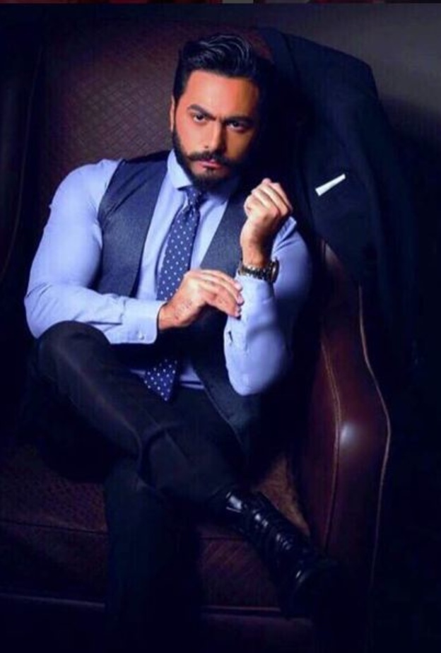 تامر حسني يدحض الاتهامات حول تكريمه في هوليوود