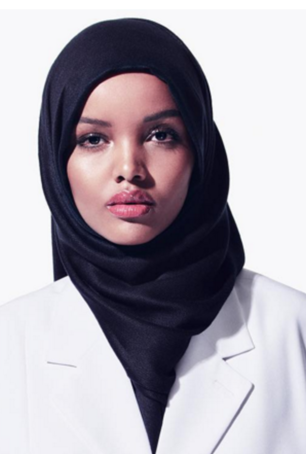 تتمتع حليمة ايدن بملامح بريئة وجميلة وأناقة راقية.