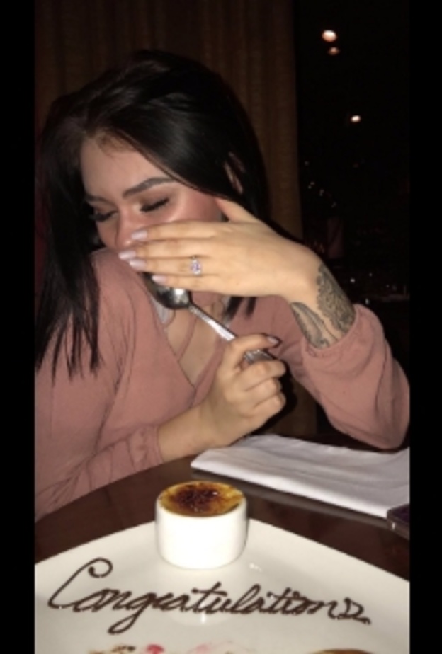 نجاح حيلة الزواج المزيف لتناول حلوى مجانية