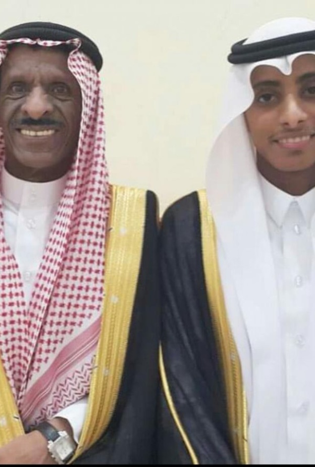 الفنان خالد الرفيعي مع زوج إبنته 